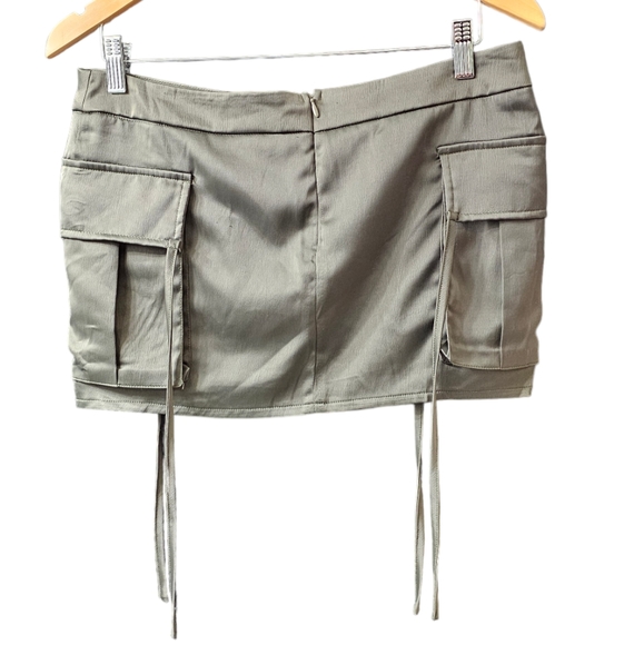 NWT Khaki Satin Cargo Micro Mini Skirt Size 4 - Picture 2 of 6